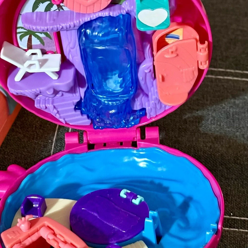 Poly pockets 4 cases with accessories - Picture 9 of 11